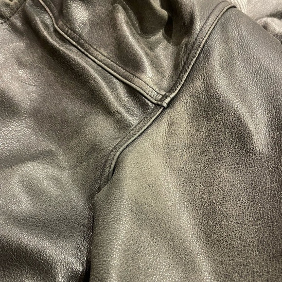 DANIER Genuine Leather Jacket in Black - Picture 8 of 9